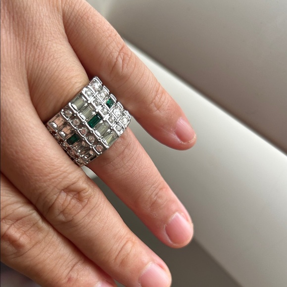 Macy's Jewelry - 🖤NEW🔺Elegant Silver and Green Women's Fashion Ring